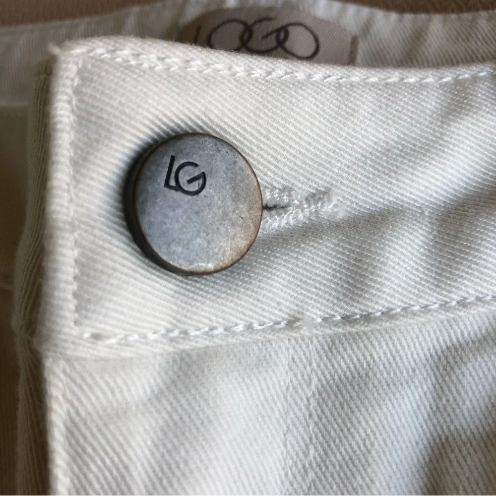 LOGO by Lori Goldstein 5-Pocket Stretch Soft Twill Light Ivory Bermuda‎ Shorts 4